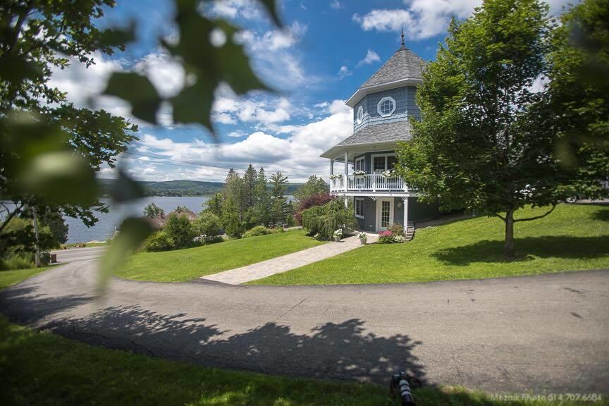 La Maison Bleue Du Lac Wallace Coaticook Exterior foto